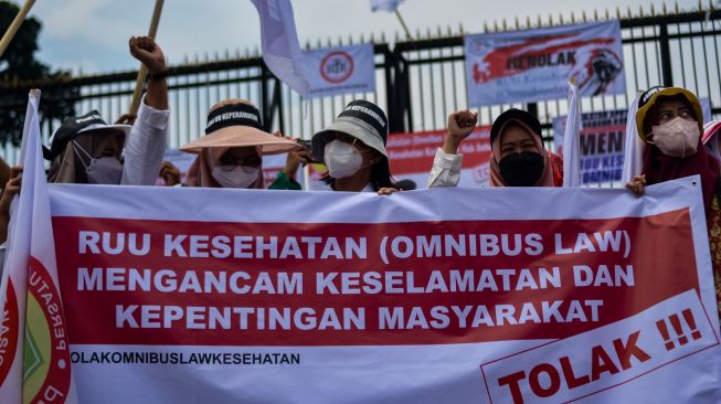 -unjuk-rasa-tolak-ruu-kesehatan